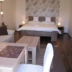 Gonda Hradec Králové