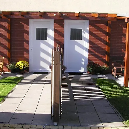 Gonda * Hradec Králové